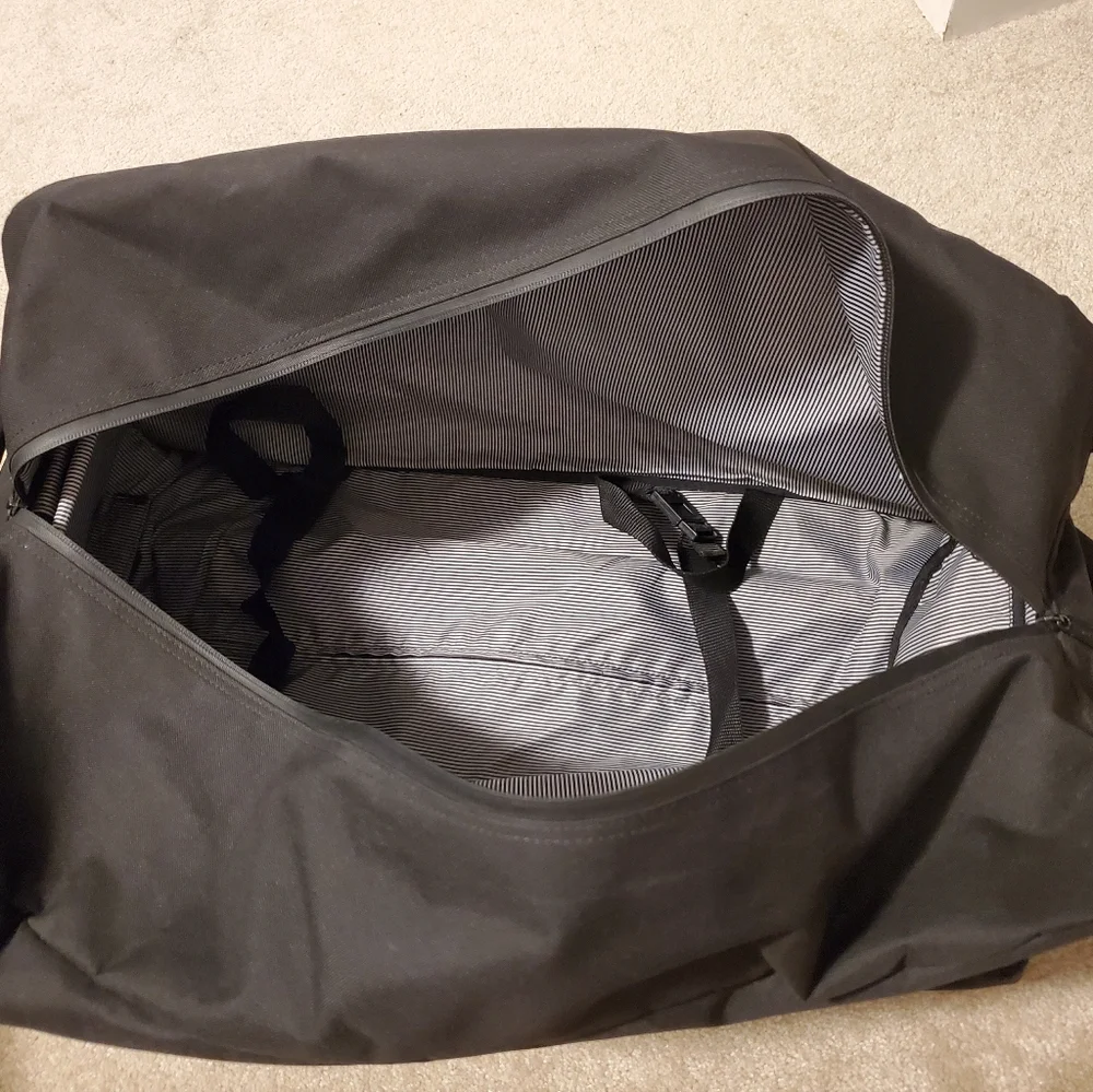 50L Herschel Rolling Duffle Bag - Picture 9 of 10